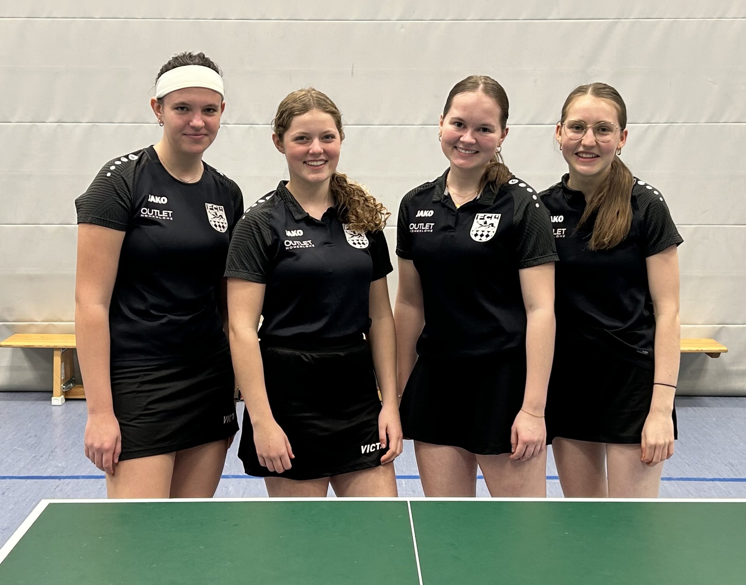 Auf dem Foto sind von links nach rechts zu sehen: Lilli Franz, Julia Rummel, Lara Nübel und Leonie Hintermaier